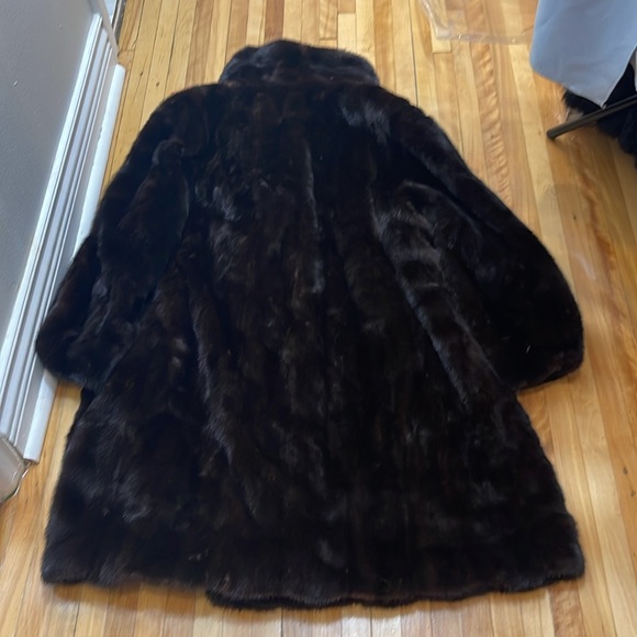 Dark brown ranch MINK coat 3-4 length. Stunning. Vintage. Medium - Picture 5 of 5